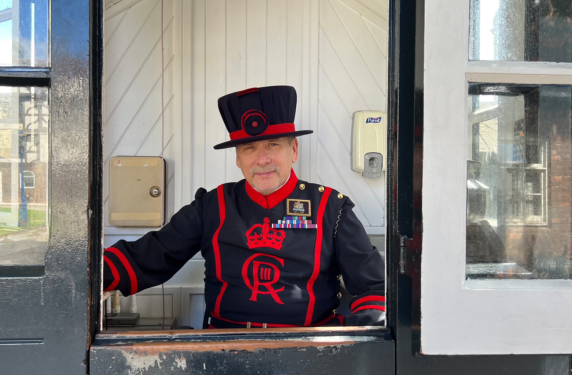 Tour of the Tower of London with a Beefeater: is it worth it?
