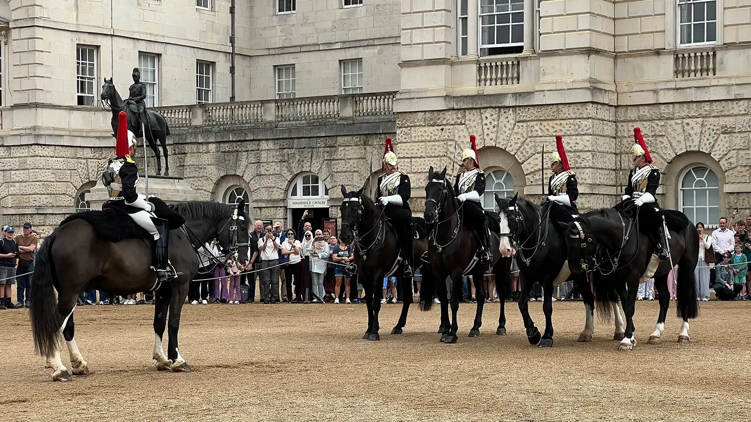 British vs American Culture Differences: What Every American Should Know Before Visiting – Sunny in London